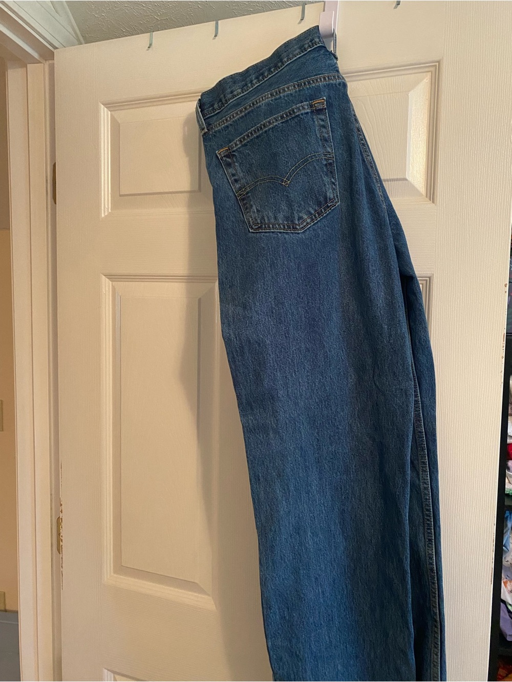 Levi's Relaxed Straight Men's Jeans in Denim Blue